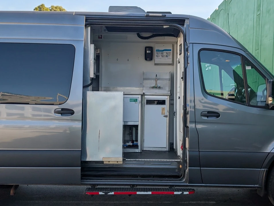 2021 Mercedes-Benz VS30 Sprinter - Image 9 of 21