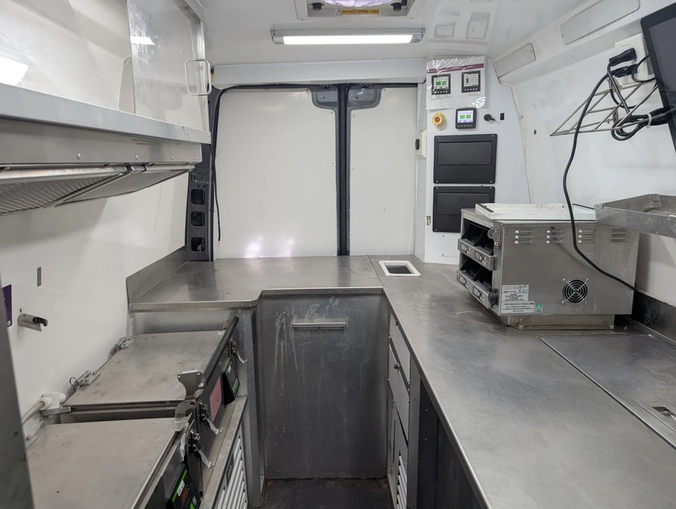 2021 Mercedes-Benz VS30 Sprinter - Image 18 of 21