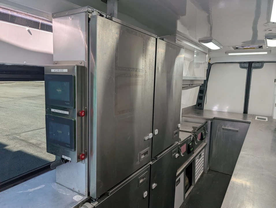2021 Mercedes-Benz VS30 Sprinter - Image 17 of 21