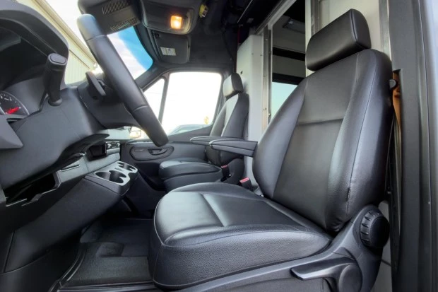 2021 Mercedes-Benz VS30 Sprinter - Image 6 of 9