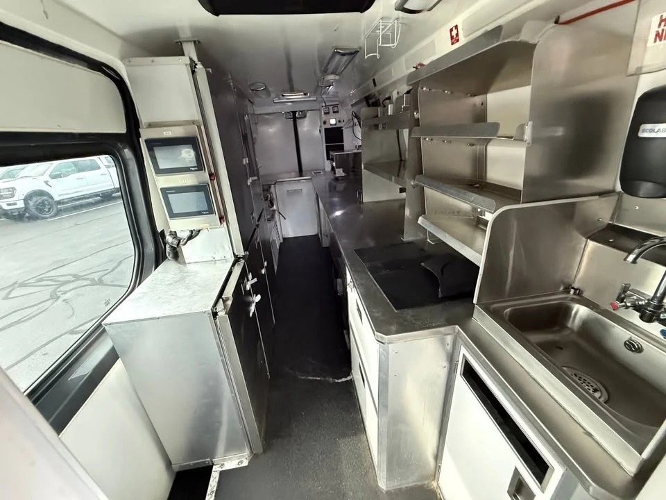 2021 Mercedes-Benz VS30 Sprinter - Image 17 of 17
