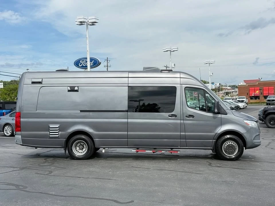 2021 Mercedes-Benz VS30 Sprinter - Image 2 of 17