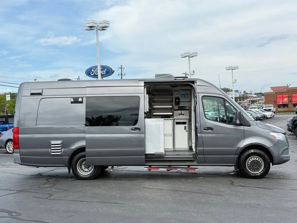 2021 Mercedes-Benz VS30 Sprinter - Image 15 of 17