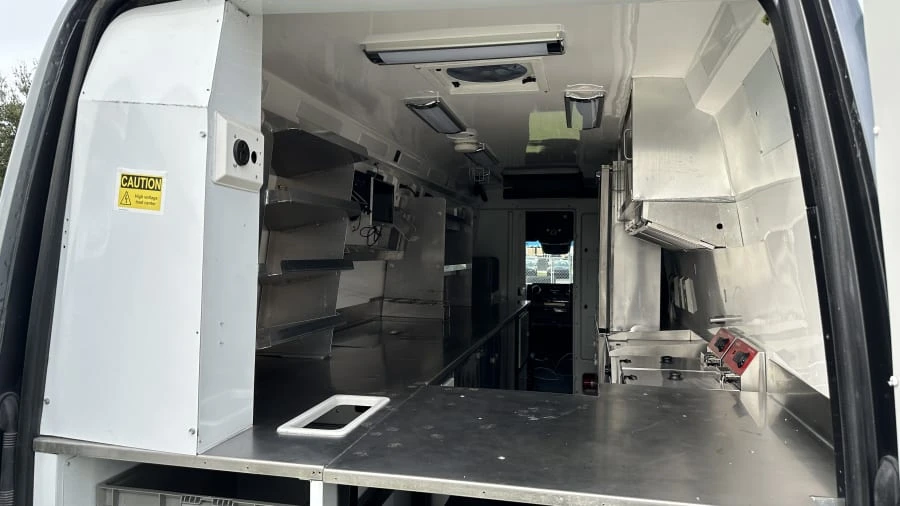 2021 Mercedes-Benz VS30 Sprinter - Image 6 of 7