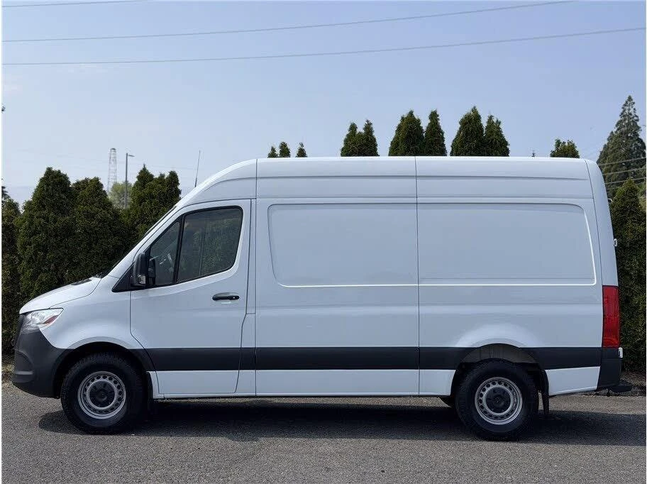 2021 Mercedes-Benz VS30 Sprinter - Image 2 of 18