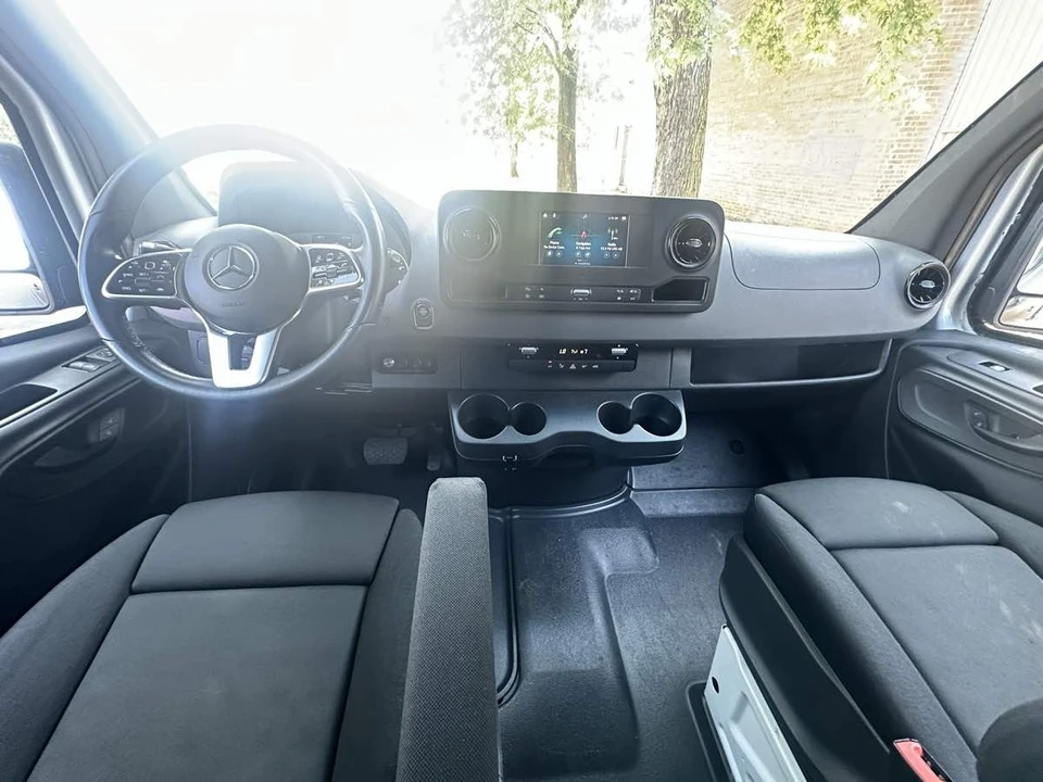 2021 Mercedes-Benz VS30 Sprinter - Image 18 of 21