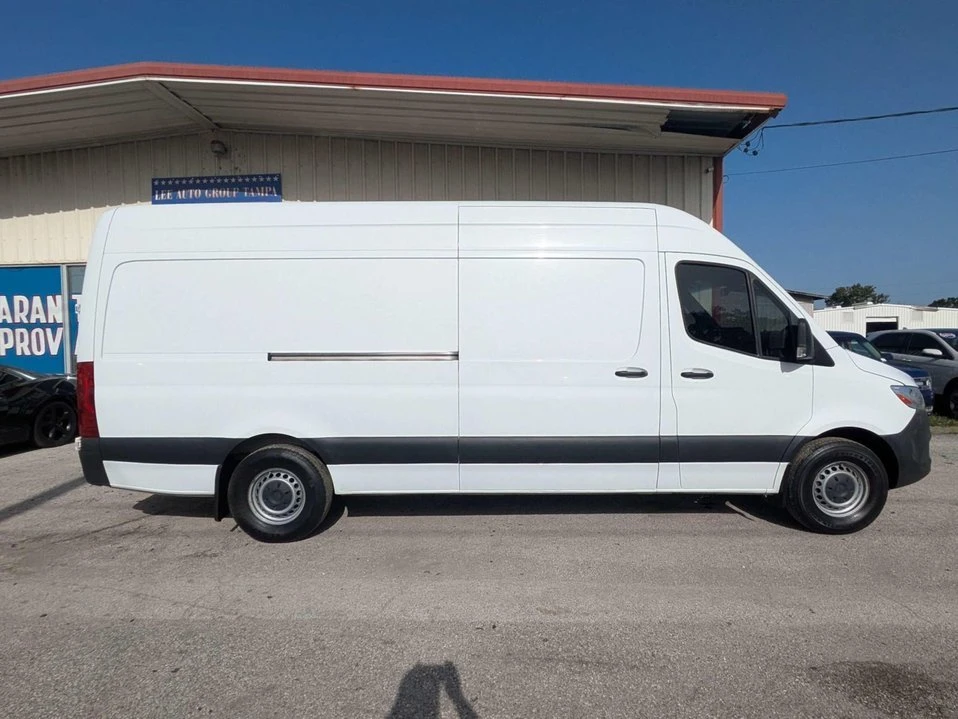 2021 Mercedes-Benz VS30 Sprinter - Image 2 of 20