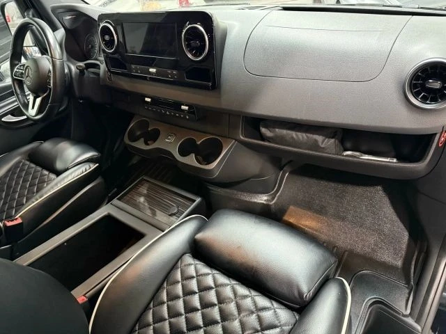 2021 Mercedes-Benz VS30 Sprinter - Image 11 of 12