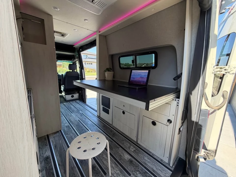 2021 Mercedes-Benz VS30 Sprinter - Image 3 of 11