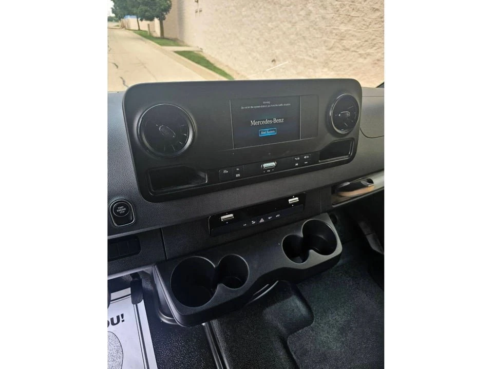 2021 Mercedes-Benz VS30 Sprinter - Image 14 of 17