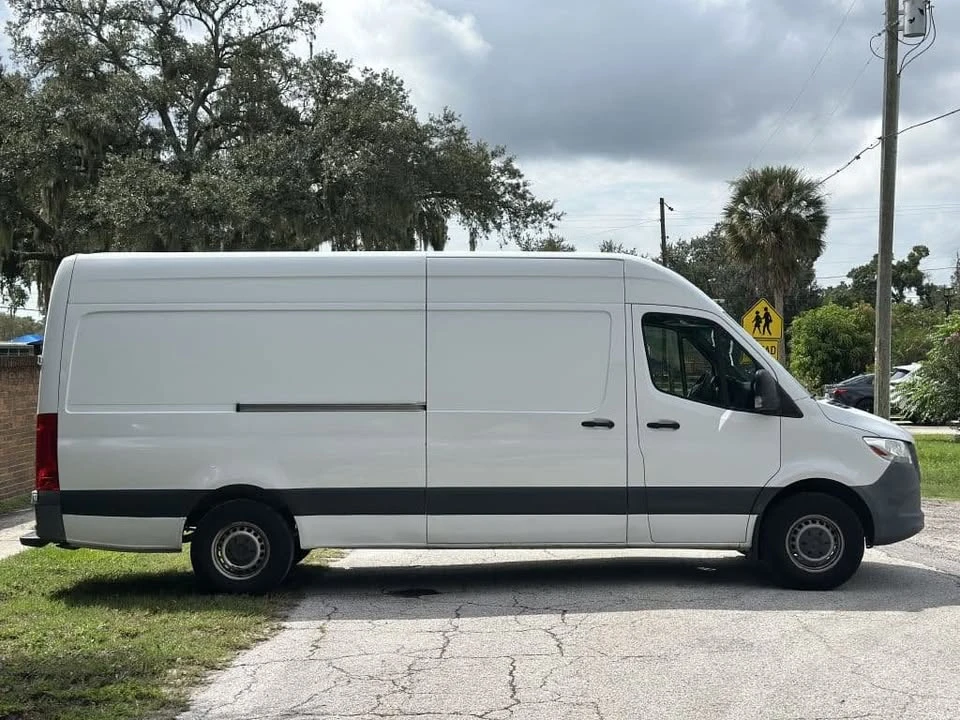 2021 Mercedes-Benz VS30 Sprinter - Image 3 of 15