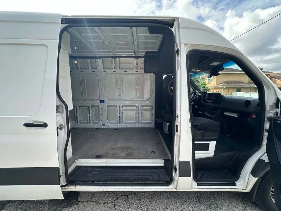 2021 Mercedes-Benz VS30 Sprinter - Image 10 of 15
