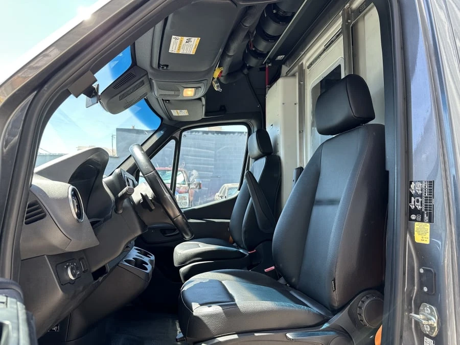 2021 Mercedes-Benz VS30 Sprinter - Image 7 of 14