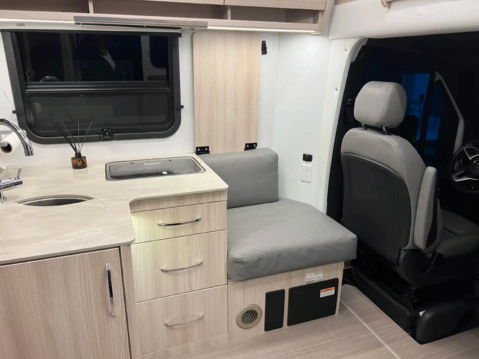 2021 Mercedes-Benz VS30 Sprinter - Image 7 of 16