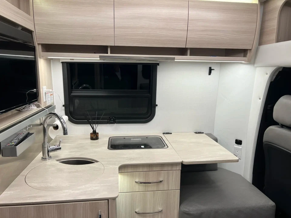 2021 Mercedes-Benz VS30 Sprinter - Image 3 of 16