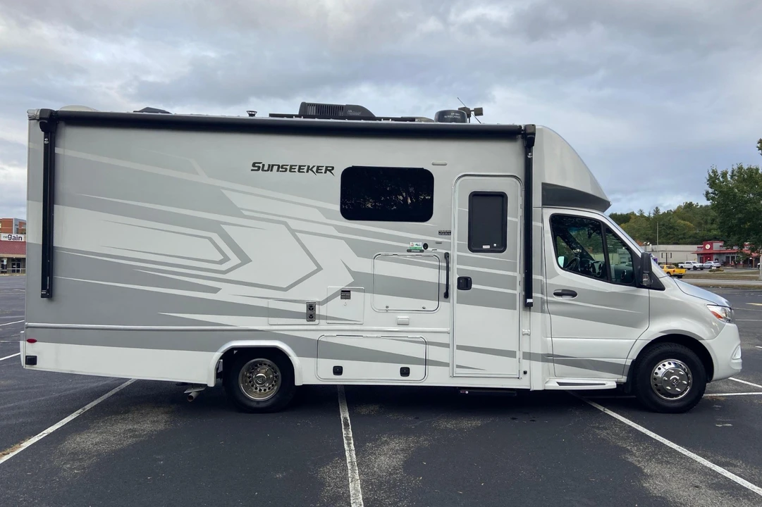 2021 Mercedes-Benz VS30 Sprinter - Image 3 of 21