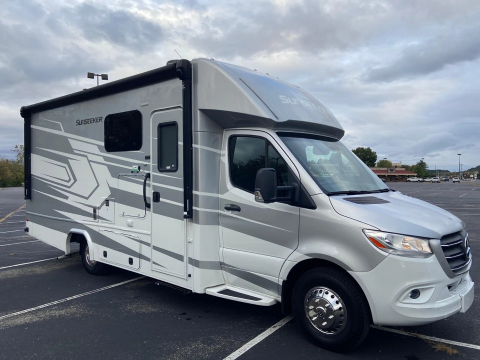 2021 Mercedes-Benz VS30 Sprinter - Image 17 of 21
