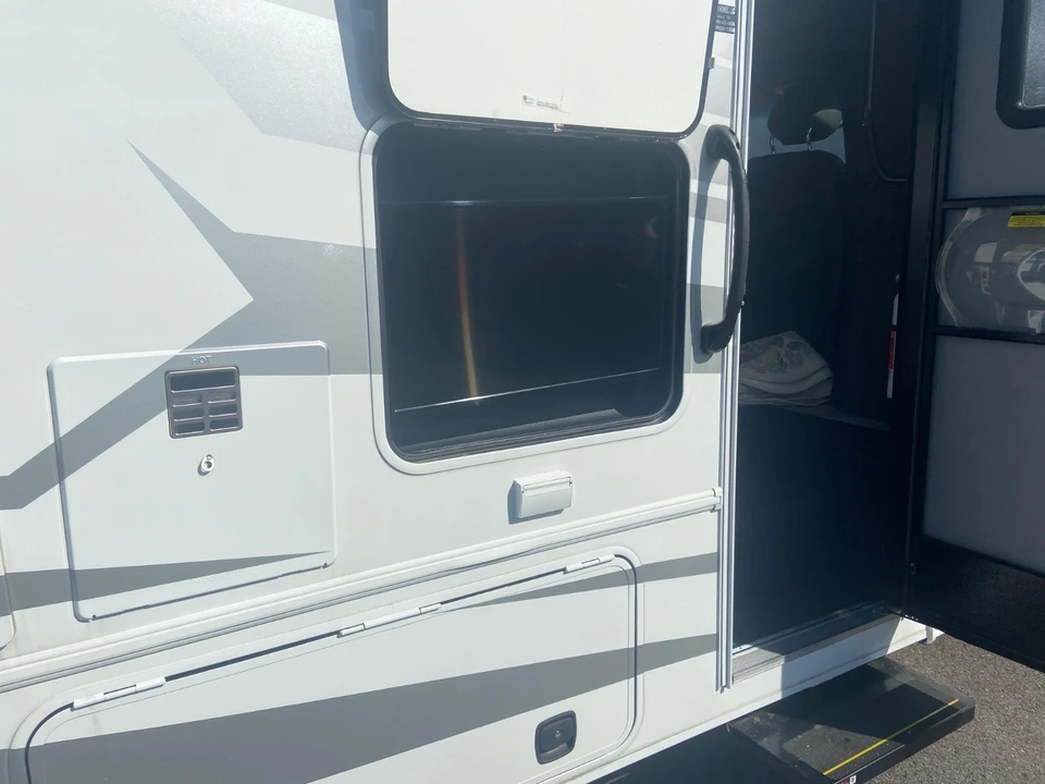 2021 Mercedes-Benz VS30 Sprinter - Image 18 of 21