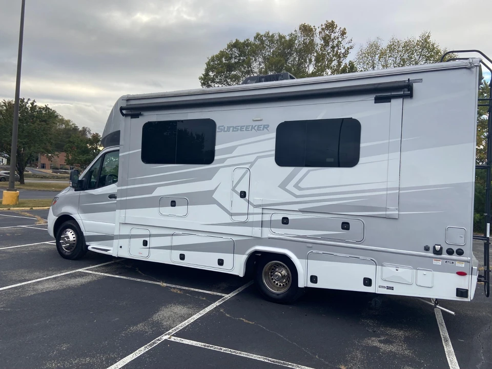 2021 Mercedes-Benz VS30 Sprinter - Image 15 of 21