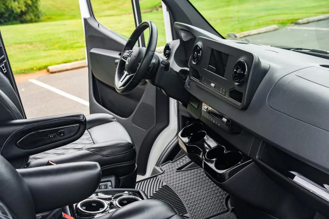 2021 Mercedes-Benz VS30 Sprinter - Image 9 of 13