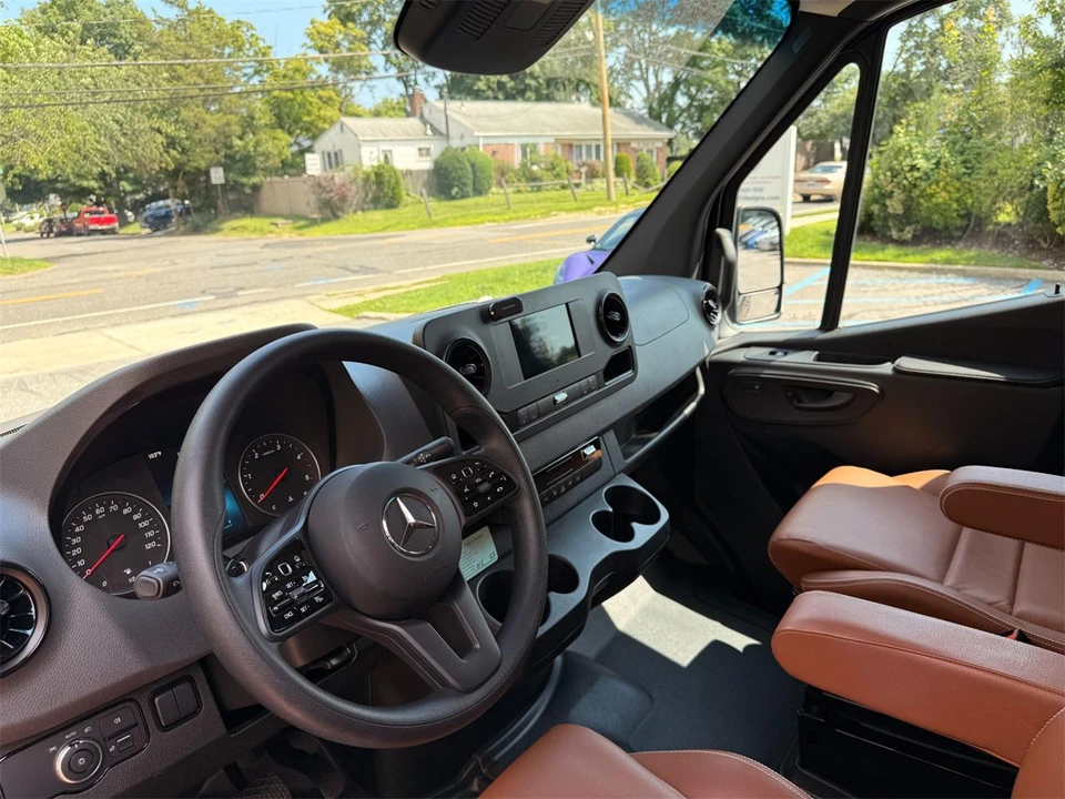 2021 Mercedes-Benz VS30 Sprinter - Image 18 of 31