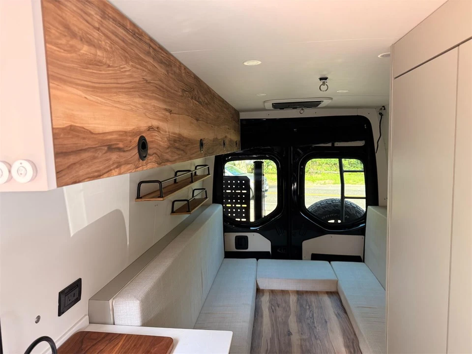 2021 Mercedes-Benz VS30 Sprinter - Image 28 of 31