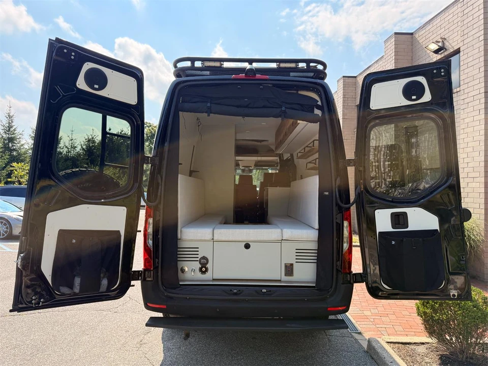 2021 Mercedes-Benz VS30 Sprinter - Image 8 of 31