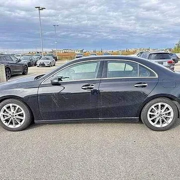 2021 Mercedes-Benz A-220