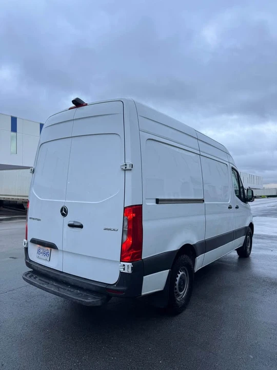 2021 Mercedes-Benz VS30 Sprinter - Image 4 of 16