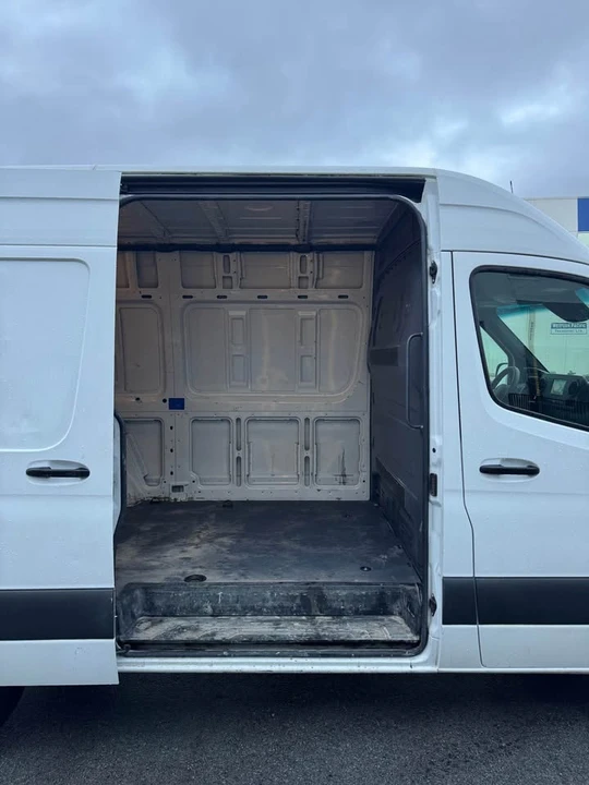 2021 Mercedes-Benz VS30 Sprinter - Image 9 of 16