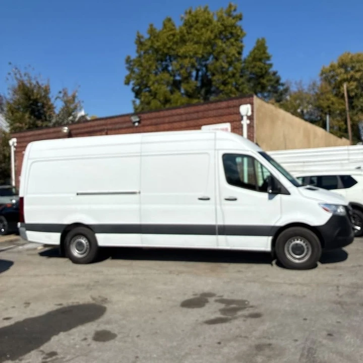 2021 Mercedes-Benz VS30 Sprinter - Image 3 of 10