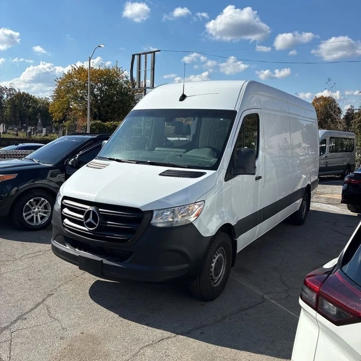 2021 Mercedes-Benz VS30 Sprinter - Image 2 of 10
