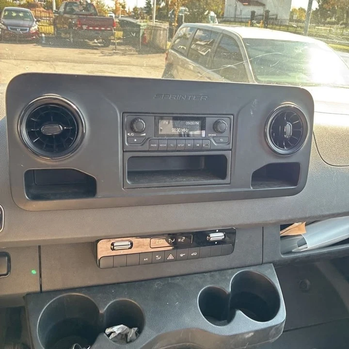 2021 Mercedes-Benz VS30 Sprinter - Image 9 of 10