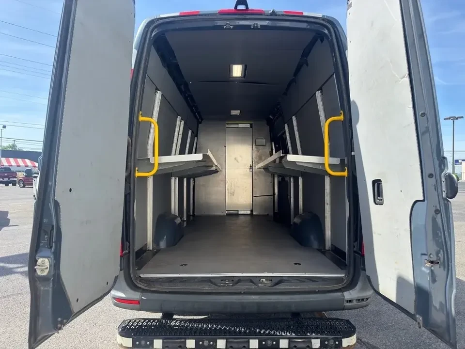 2021 Mercedes-Benz VS30 Sprinter - Image 4 of 10