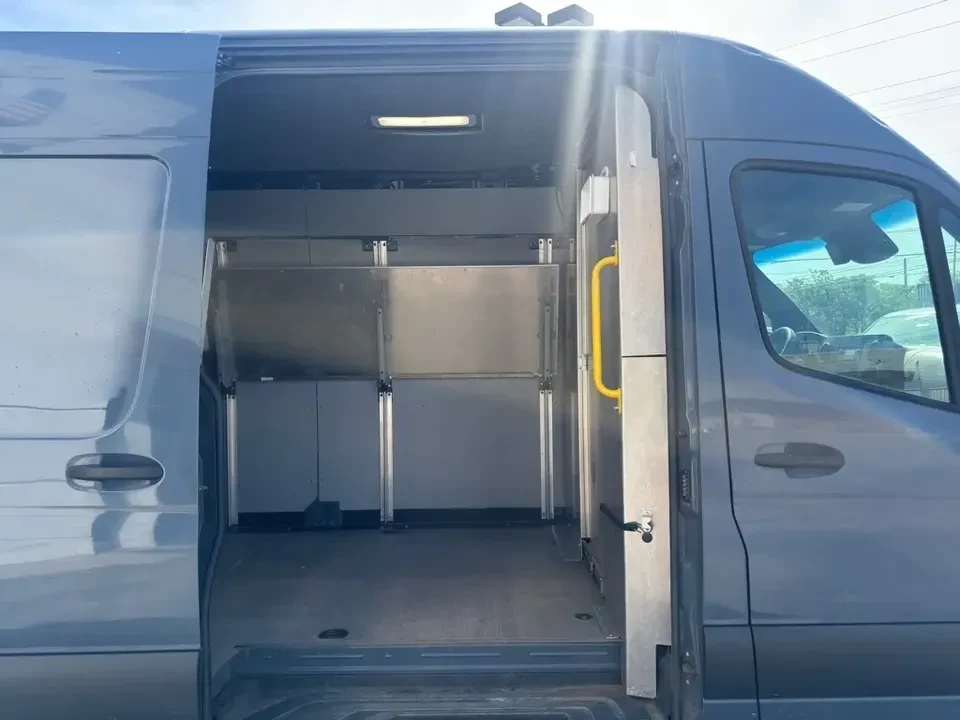 2021 Mercedes-Benz VS30 Sprinter - Image 6 of 10