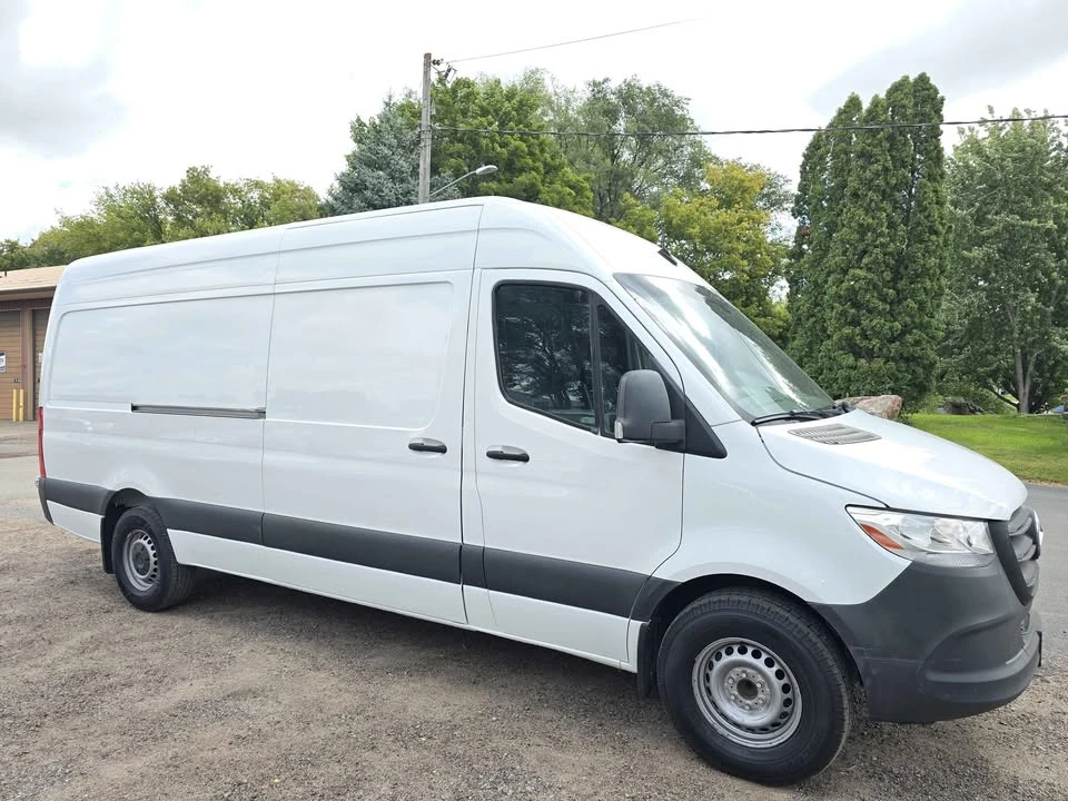 2021 Mercedes-Benz VS30 Sprinter - Image 2 of 17