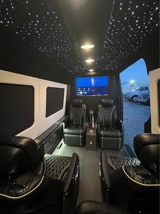 2021 Mercedes-Benz VS30 Sprinter - Image 2 of 19