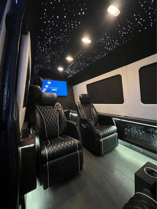 2021 Mercedes-Benz VS30 Sprinter - Image 3 of 19