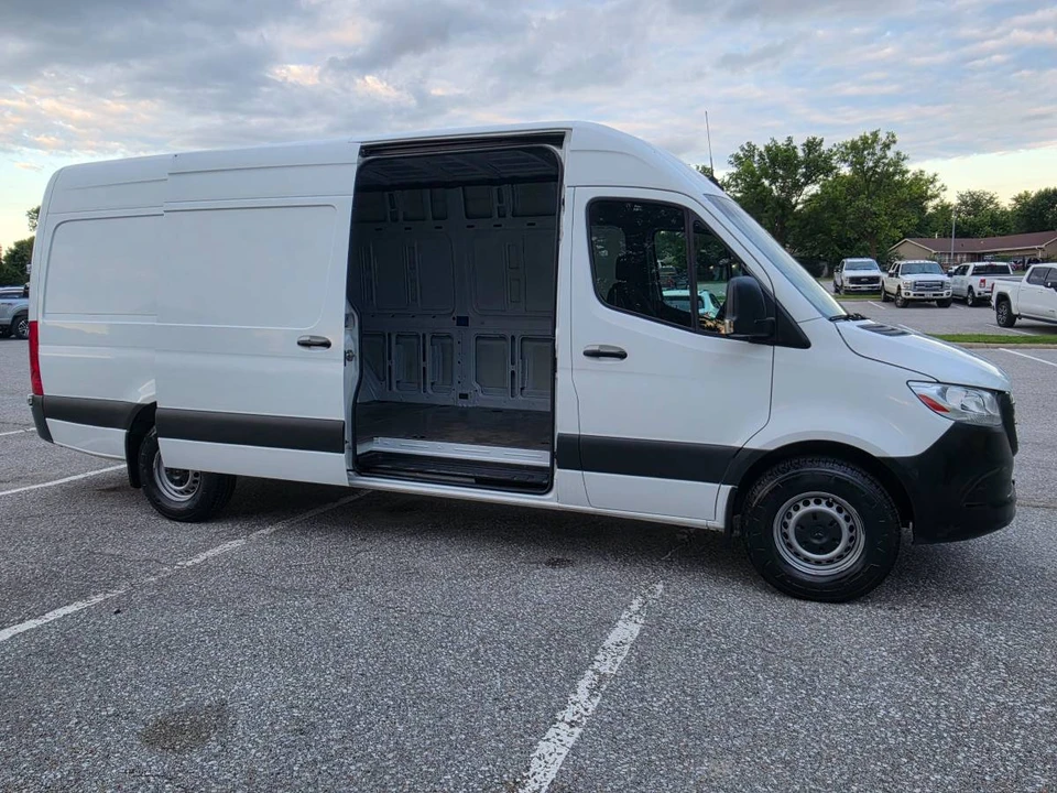2021 Mercedes-Benz VS30 Sprinter - Image 10 of 23