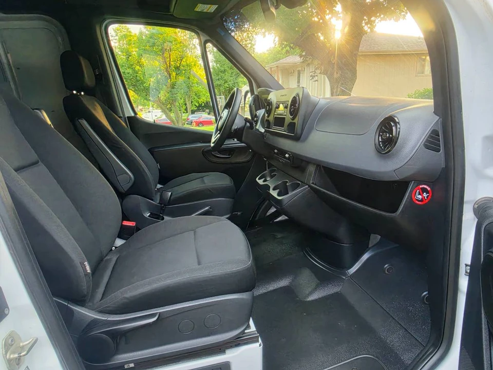 2021 Mercedes-Benz VS30 Sprinter - Image 17 of 23