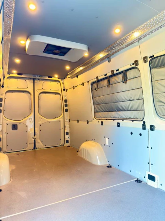 2021 Mercedes-Benz VS30 Sprinter - Image 9 of 16