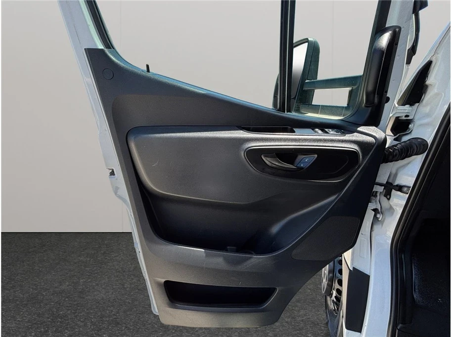 2021 Mercedes-Benz VS30 Sprinter - Image 15 of 21