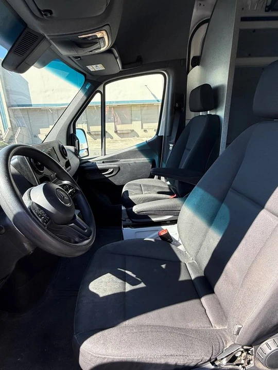 2021 Mercedes-Benz VS30 Sprinter - Image 9 of 10