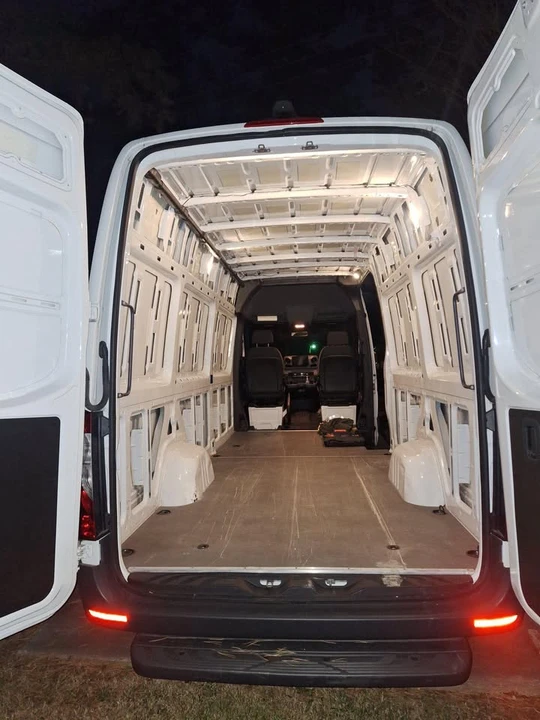 2021 Mercedes-Benz VS30 Sprinter - Image 4 of 4