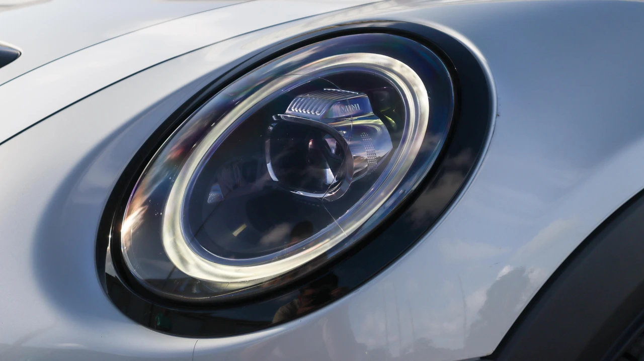 2021 Mini Mini John Cooper Works 3rd Gen - Image 26 of 31