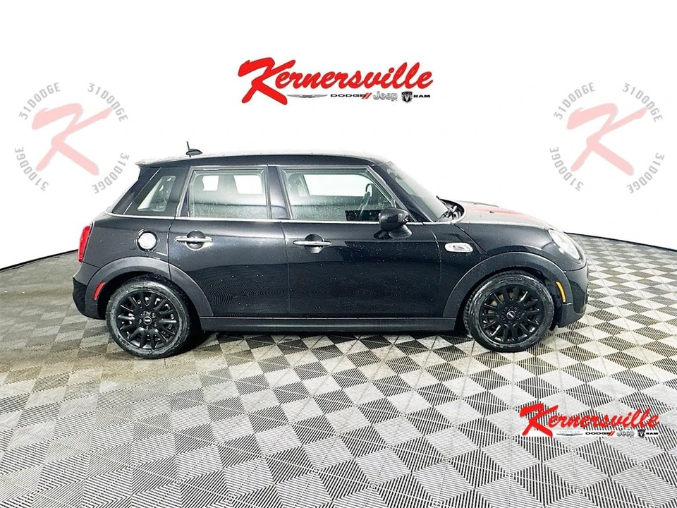 2021 Mini Mini Cooper S 3rd Gen - Image 8 of 21