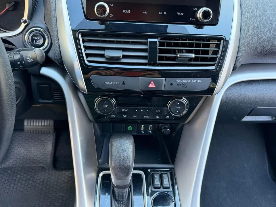 2021 Mitsubishi Eclipse - Image 4 of 18