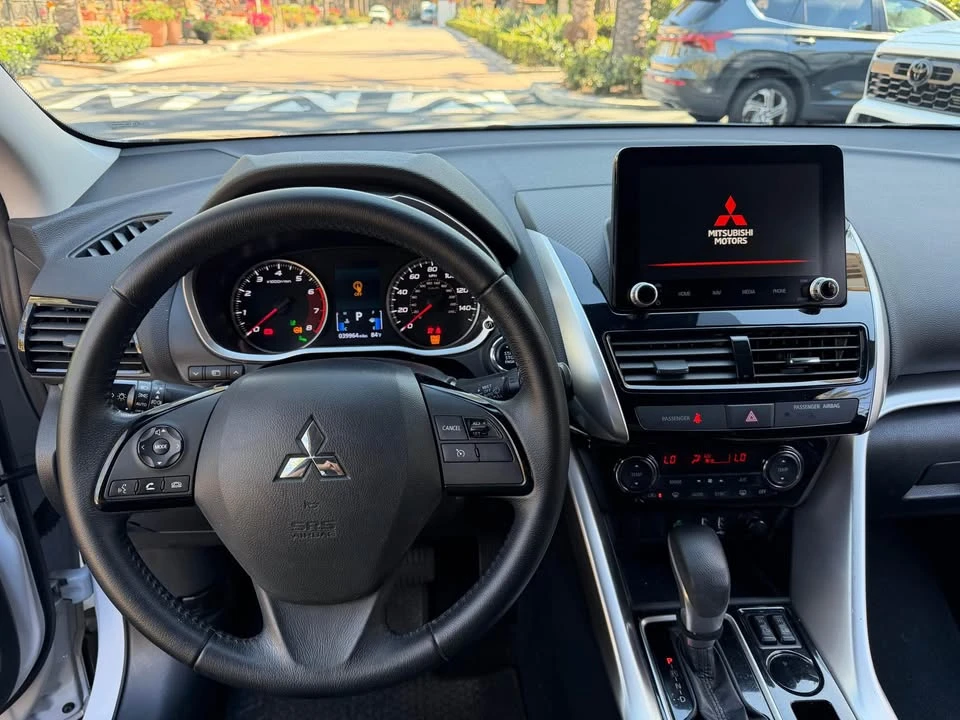 2021 Mitsubishi Eclipse - Image 12 of 18