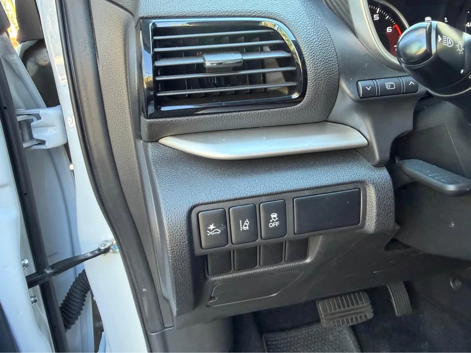 2021 Mitsubishi Eclipse - Image 11 of 18
