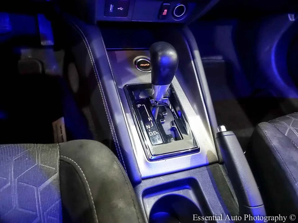 2021 Mitsubishi Outlander - Image 13 of 19